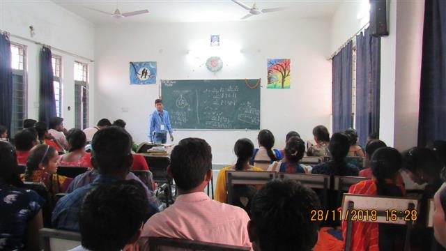 Physics Seminar Presented By Students - Photo Govt. college Gurur